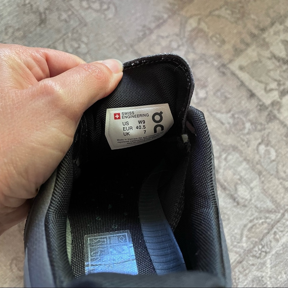 on running tennis shoes sneakers gray pink black - Picture 10 of 10